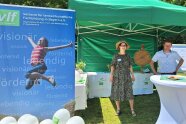 Luftballons, Quizrad, Frau mit Strohhut