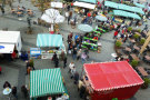 Sitzplätze auf einem Markt